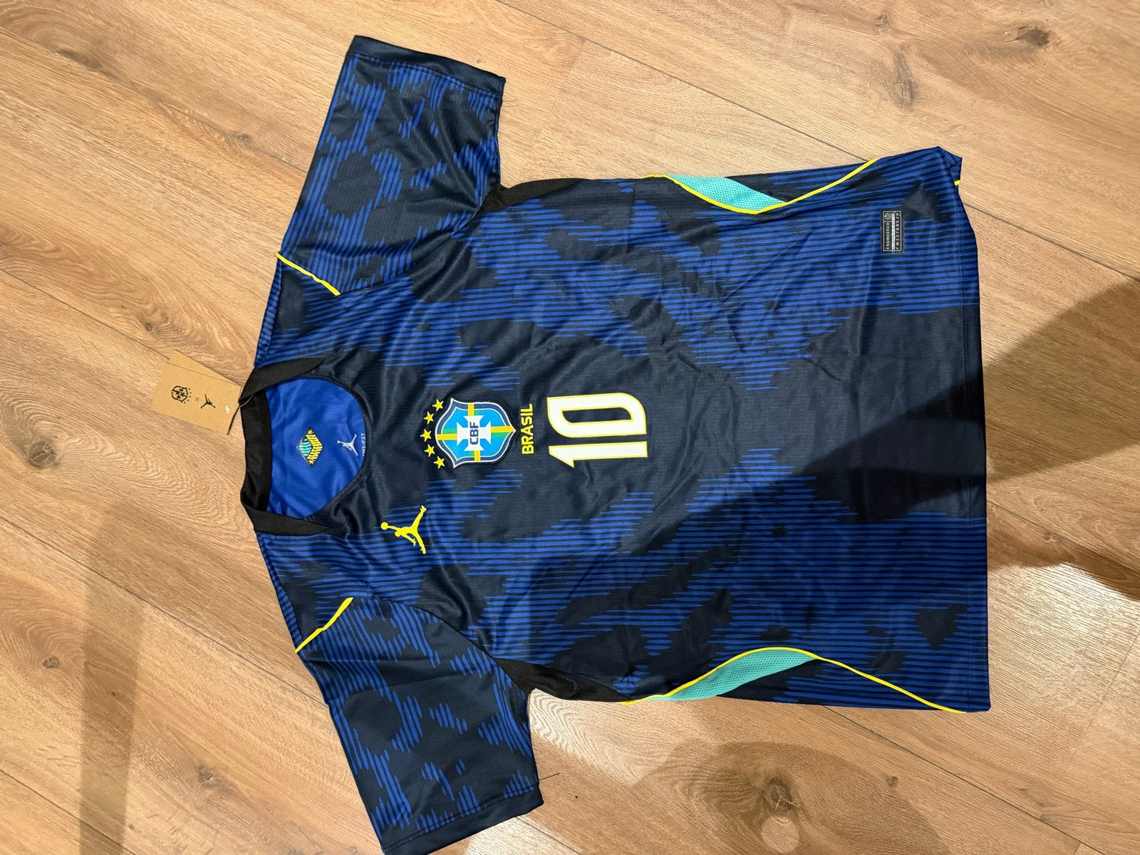 Nieuw Brazilië Neymar Jr. Thuisshirt Maat M, Maat M, Ophalen of Verzenden, Nieuw, Shirt