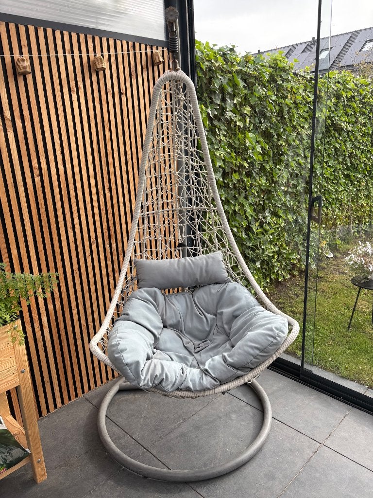 Hangstoel, Huis en Inrichting, Stoelen, Ophalen, Gebruikt, Wit, Eén