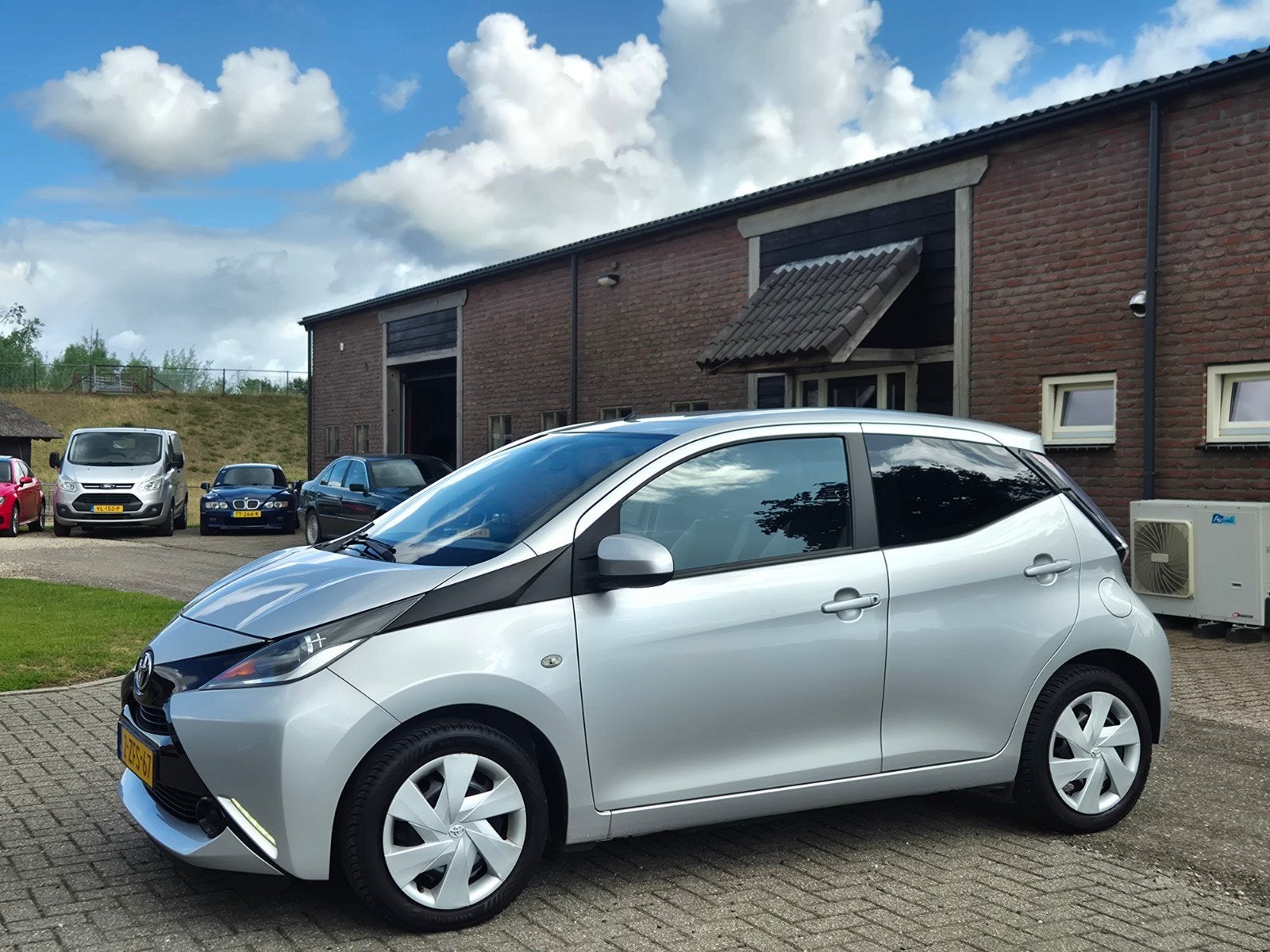Toyota Aygo 1.0 12V Vvt-iDdrs 2015 I Camera I Airco I 2e eig, Voorwielaandrijving, Stof, Euro 6, Met garantie (alle)
