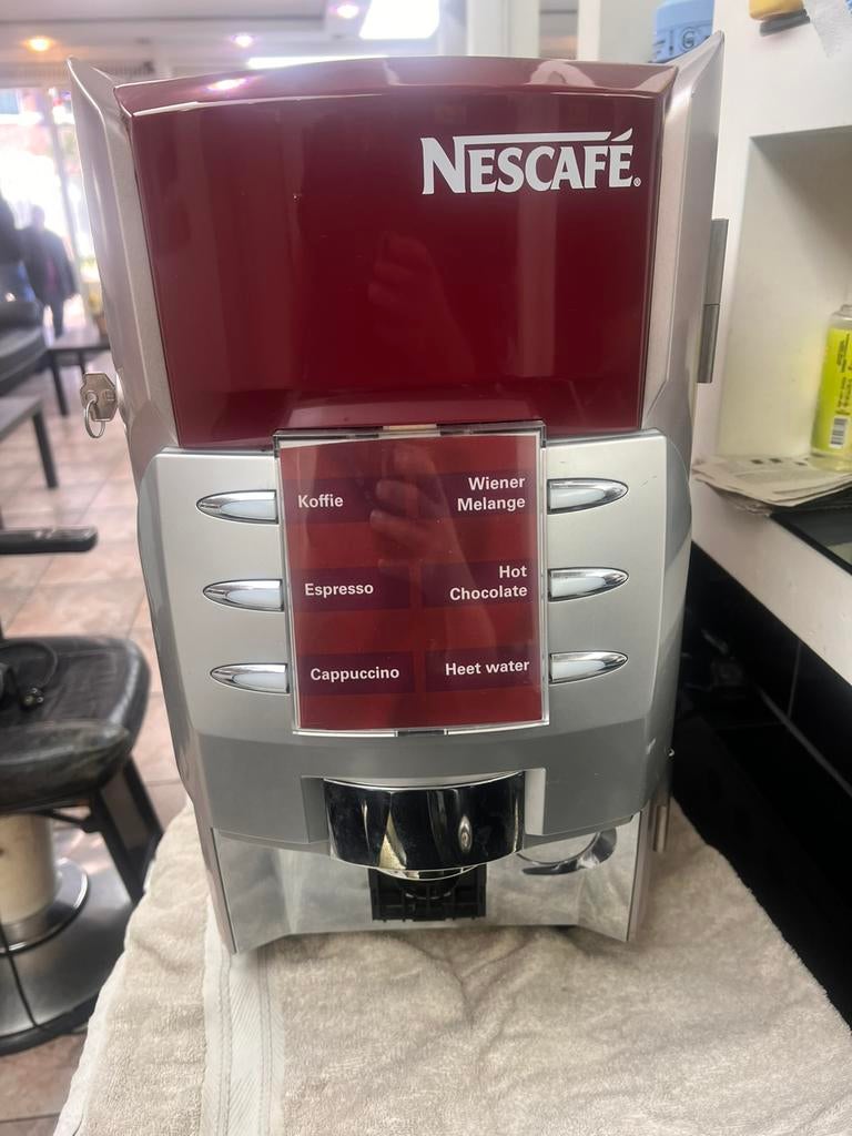 Nescafe, Ophalen of Verzenden, Zo goed als nieuw, Koffiemachine