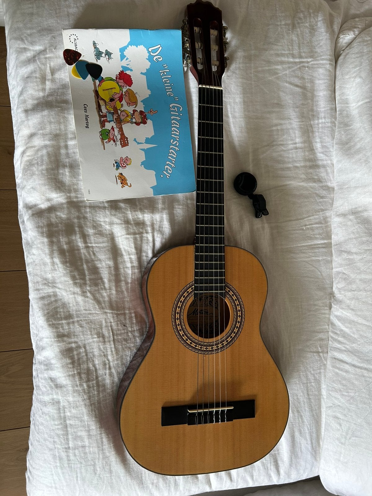 Akoestisch Gitaar met clip on gitaar stemmer, Ophalen, Zo goed als nieuw, Klassieke of Spaanse gitaar