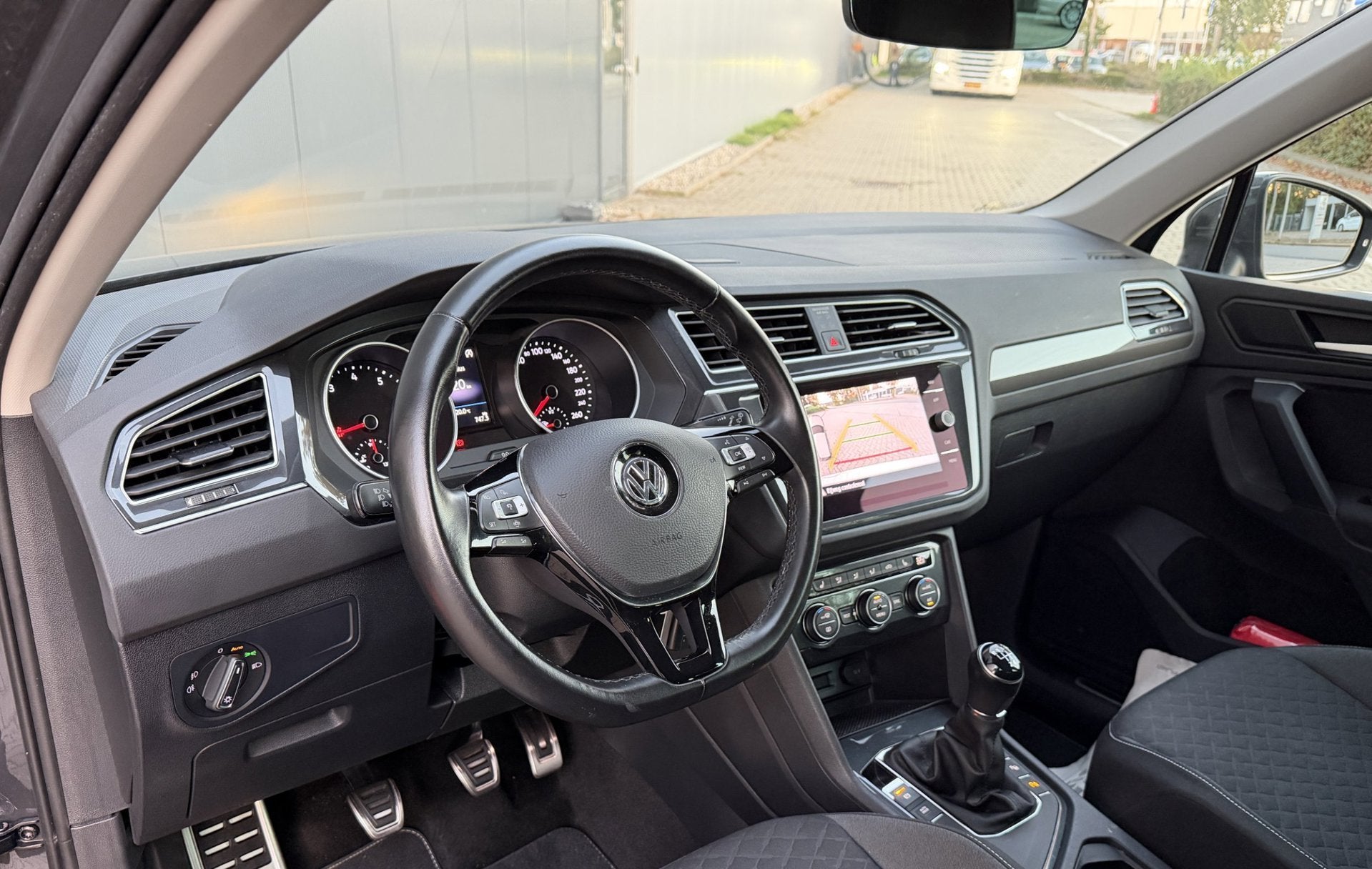 Volkswagen TIGUAN 1.5 TSI 131PK 2019 | Cruise | Camera, Auto's, Voorwielaandrijving, Dealer onderhouden, Euro 6, 4 cilinders