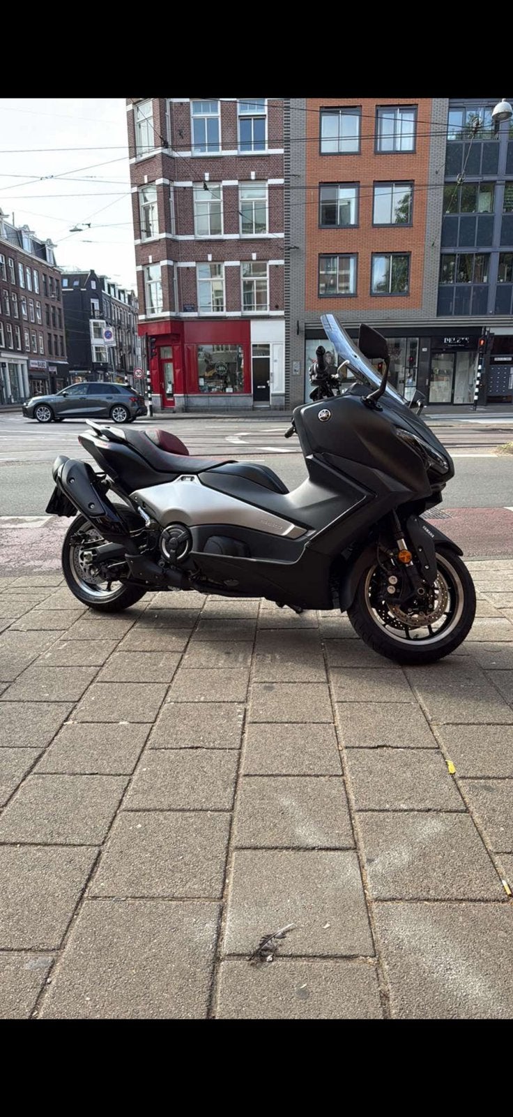 T max   25  Anniversary   14750€, Motoren, Scooter, Particulier, Automaat