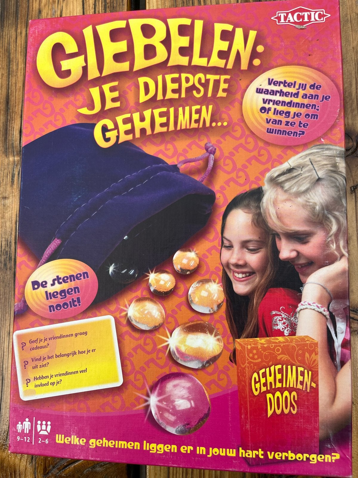 Giebelen: Je Diepste Geheimen - Tactic Gezelschapsspel, Drie of vier spelers, Ophalen of Verzenden, Gebruikt