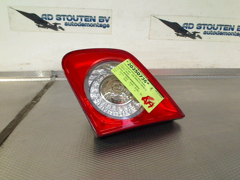 Achterlicht Rechts Volkswagen Jetta III (1K2) 2006 1K5945094, Auto-onderdelen, Gebruikt, Volkswagen, Volkswagen AG, Kundenbetreuung@volkswagen.de
