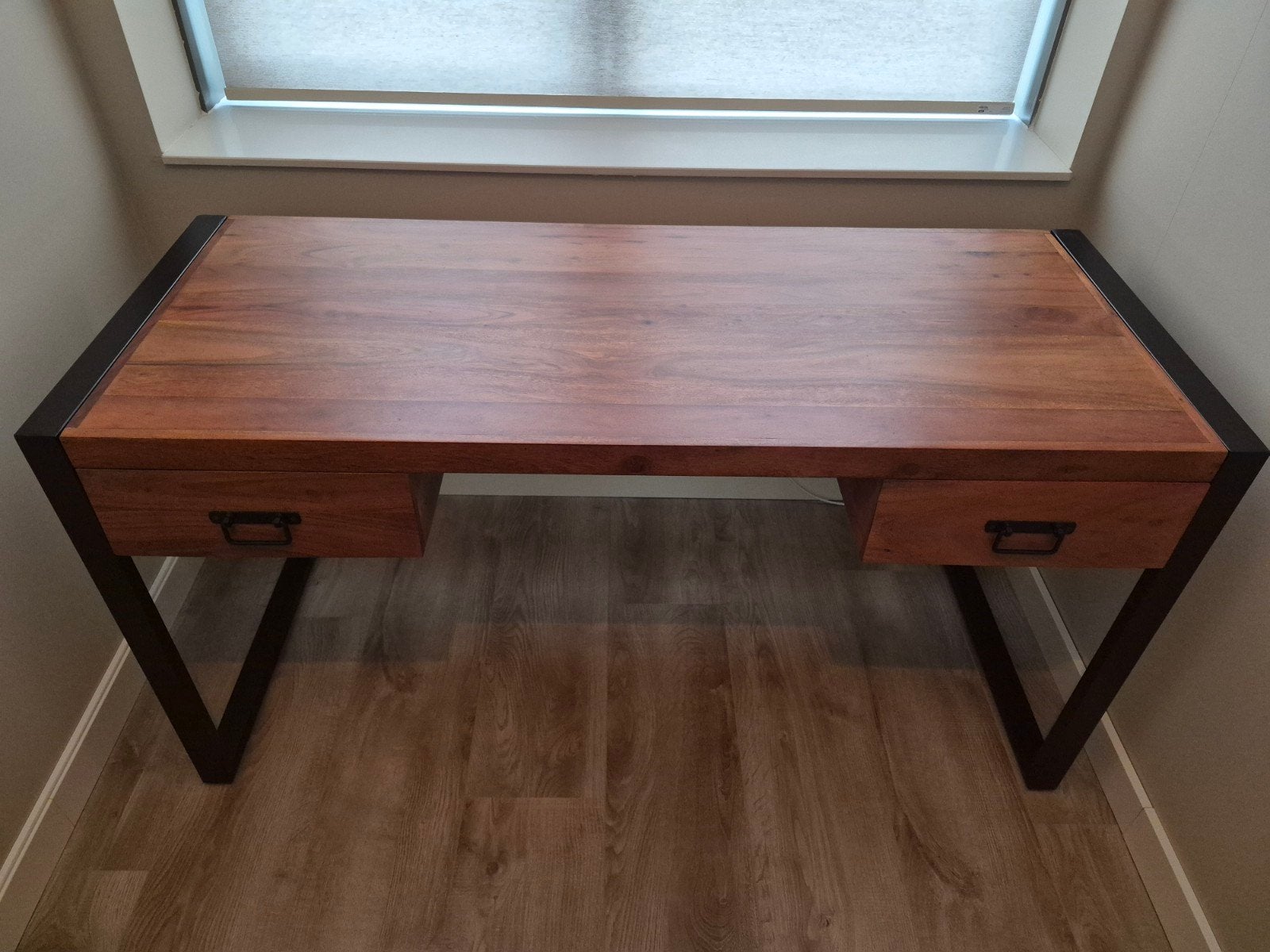 Houten bureau met stalen frame + bureaustoel, Huis en Inrichting, Bureaus, Ophalen, Met lades, Hout, Bruin