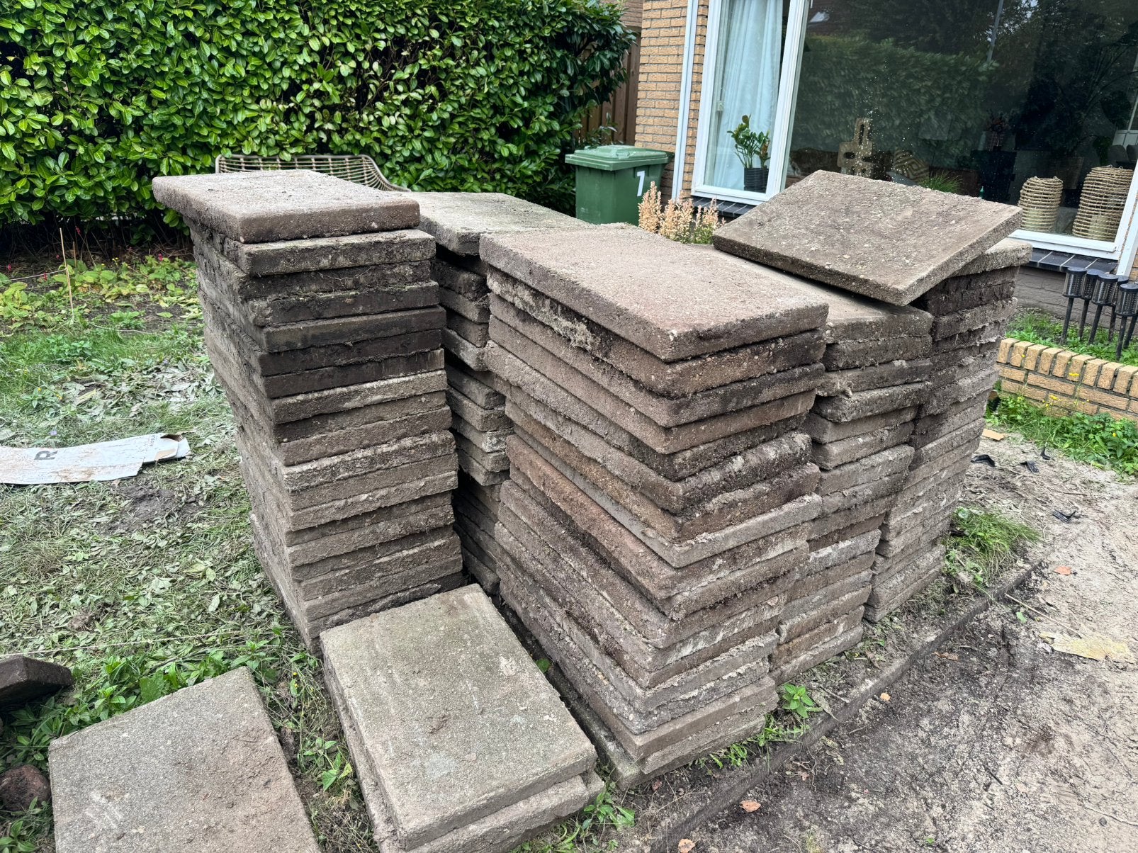 Partij grindtegels 40x60 en klinkers, Tuin en Terras, Ophalen, Gebruikt, 10 m² of meer, Beton
