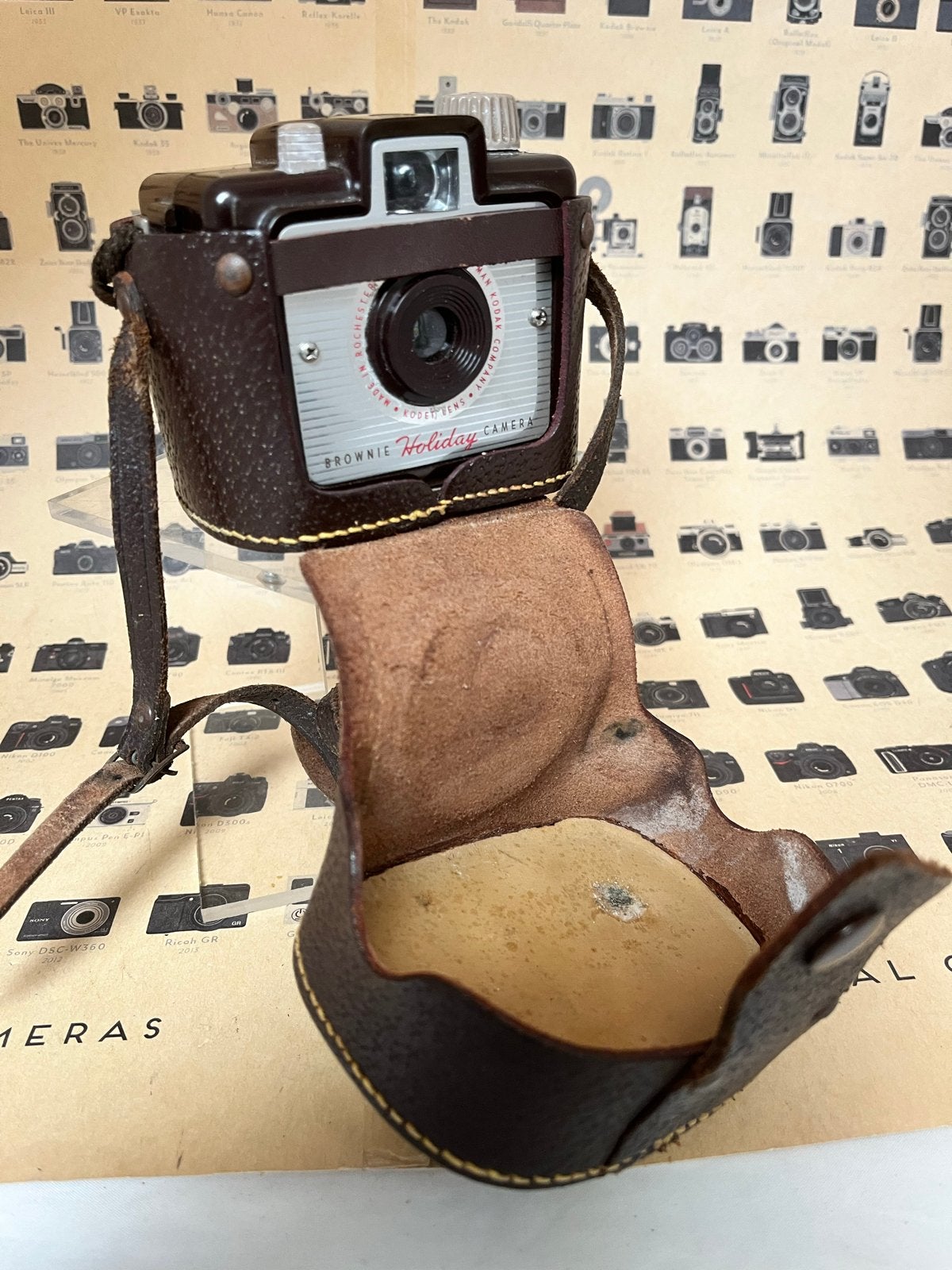 In nieuwstaat Kodak Brownie Holiday Camera met leren tasje, Ophalen of Verzenden, Zo goed als nieuw, Compact, Kodak