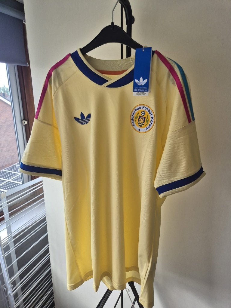 adidas FFK Curaçao Uitshirt 2026-2028 - maat L, Sport en Fitness, Voetbal, Maat L, Ophalen of Verzenden, Nieuw, Shirt