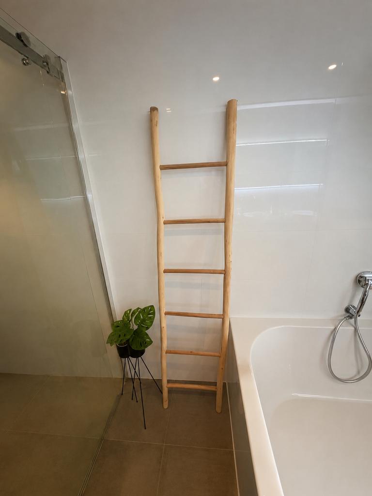 Decoratieve houten ladder voor handdoeken of plaids, Ophalen, Hout, Gebruikt, Beige