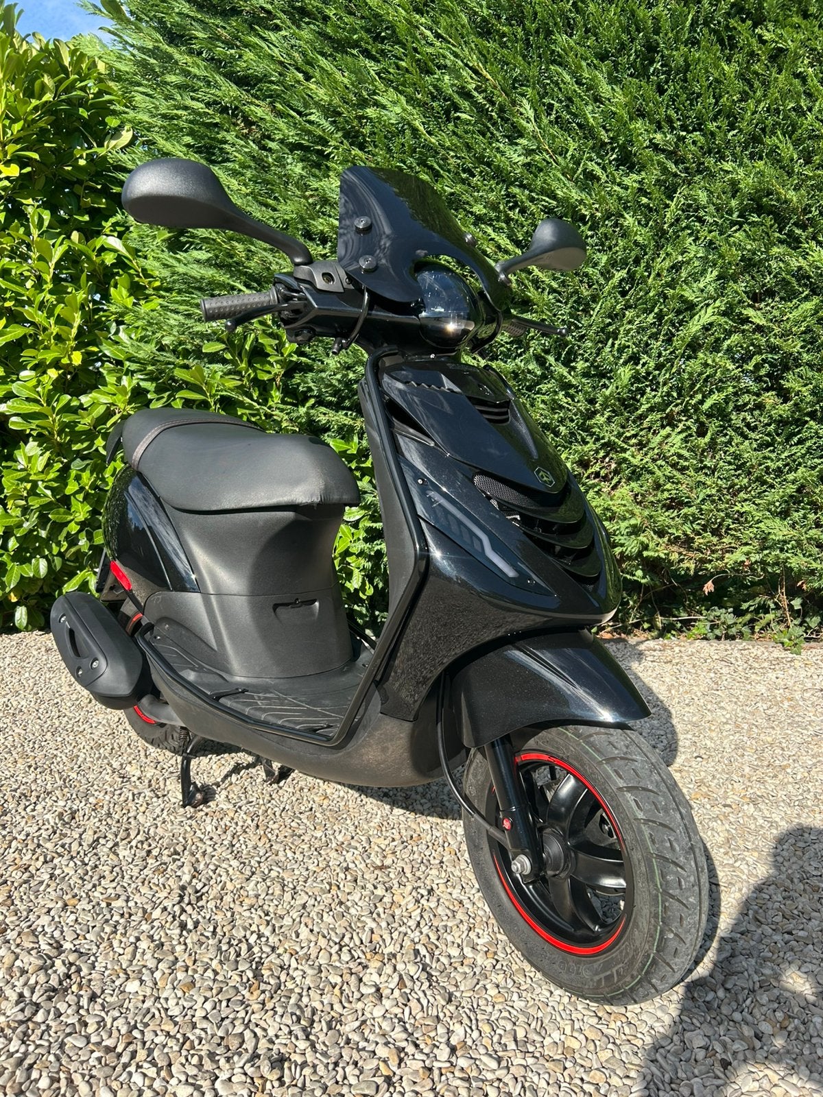 PIAGGIO ZIP E5 2021 3800KM niewstaat, Ophalen, Maximaal 45 km/u, Zip, Zo goed als nieuw