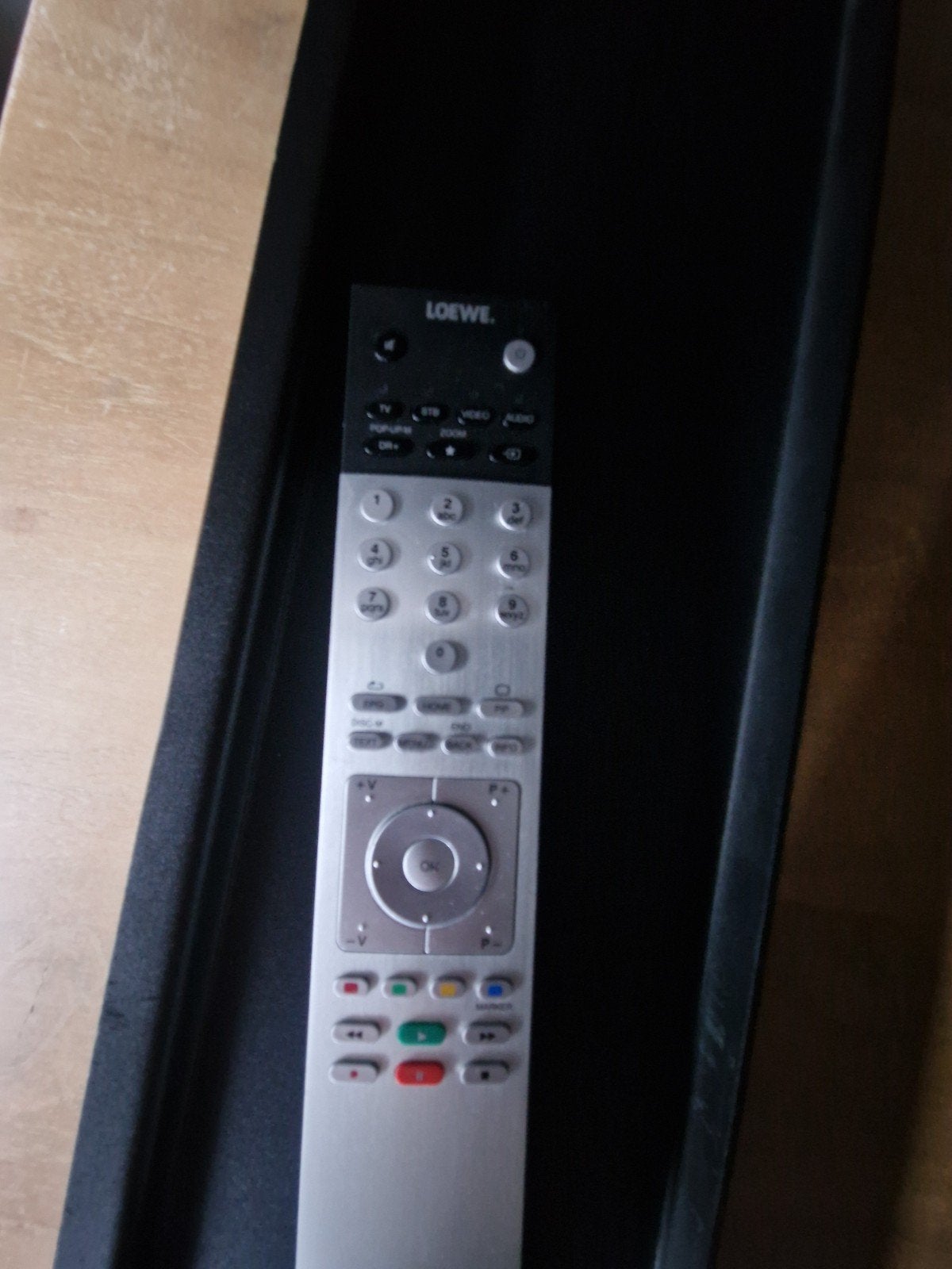 Loewe TV met muurbeugel, geen standaard, Overige merken, Gebruikt, 120 Hz, Ophalen of Verzenden