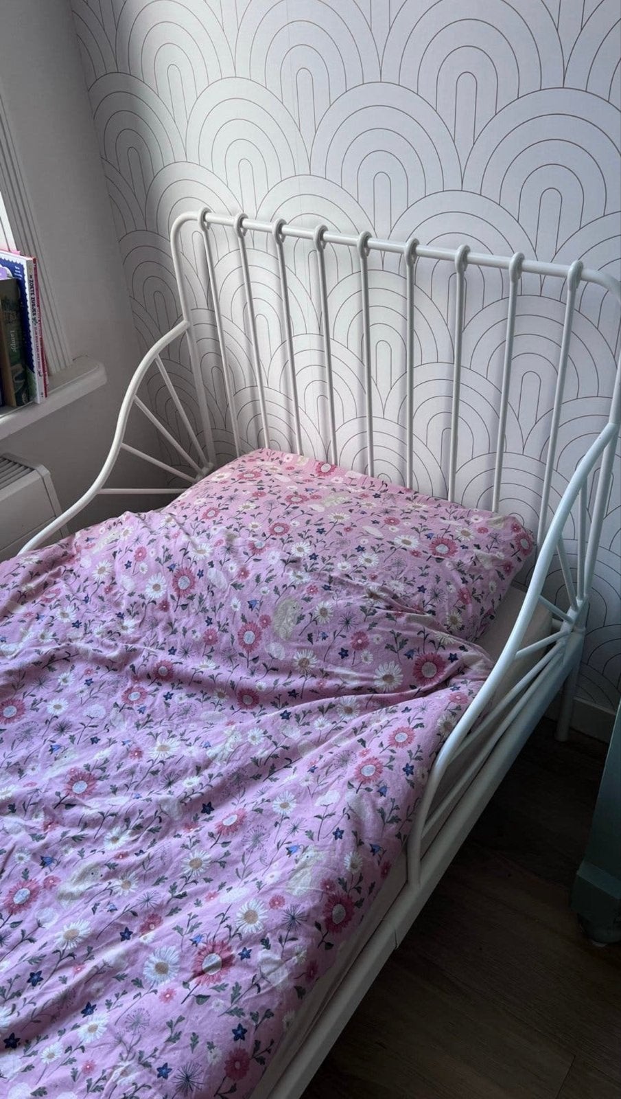 ZGAN Ikea Minnen kinderbed / meisjes bed / meegroeibed, Ophalen, 70 tot 85 cm, Zo goed als nieuw, Lattenbodem