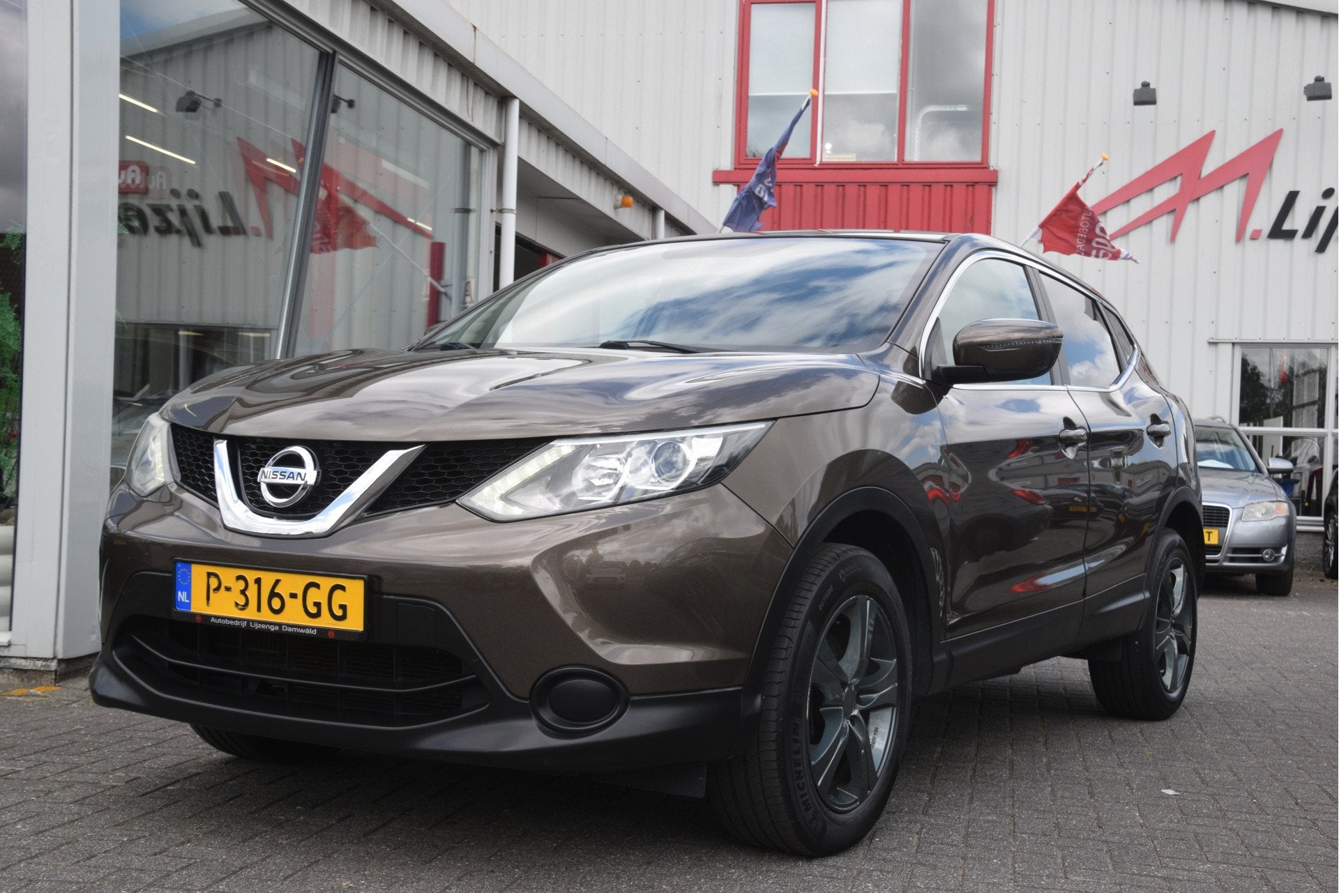 Nissan QASHQAI 1.2 Premier Edition Navi | Keyless | LMV | Cr, Voorwielaandrijving, Euro 5, Stof, Gebruikt