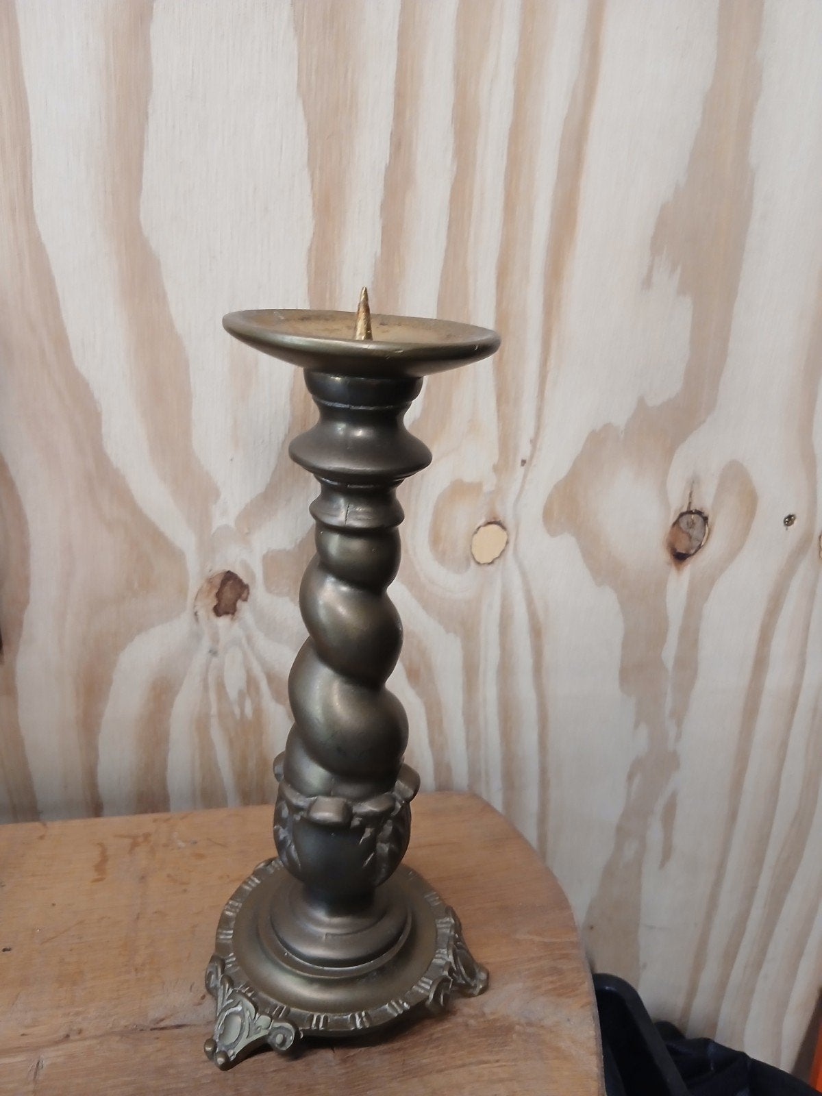 Antieke Koperen penKandelaar - Gedraaide Stijl, Antiek en Kunst, Ophalen of Verzenden, Koper of Brons