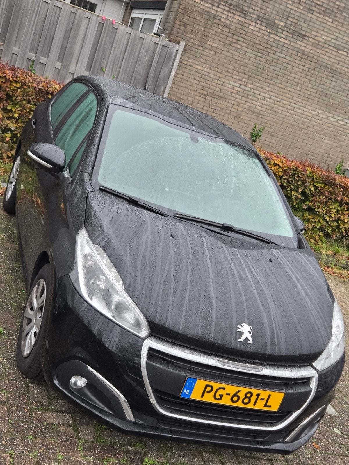 Peugeot 208  5-D 2017 Zwart (nieuwe ditributieriem), Voorwielaandrijving, 31 €/maand, 1199 cc, Origineel Nederlands