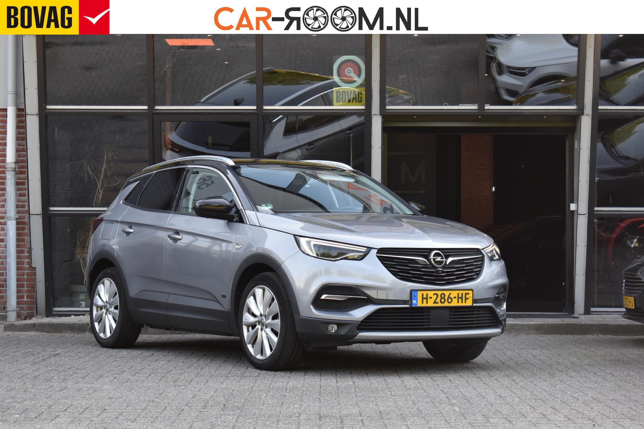 Opel Grandland X 1.6 Turbo Hybrid4 Innovation Keyless Stoelk, Auto's, Opel, Automaat, Dealer onderhouden, 77 km/l, 4 cilinders