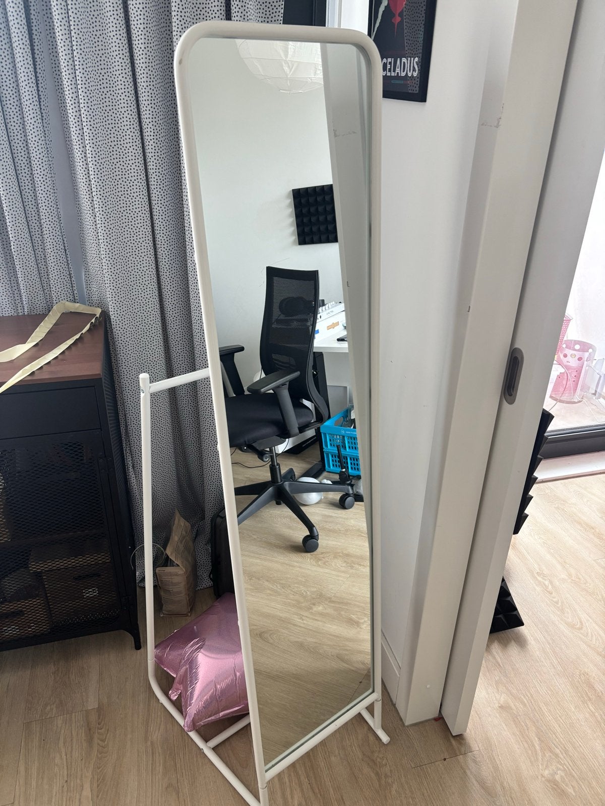 Ikea spiegel met kledingrek en hangers, Ophalen, Minder dan 50 cm, Gebruikt, 150 tot 200 cm