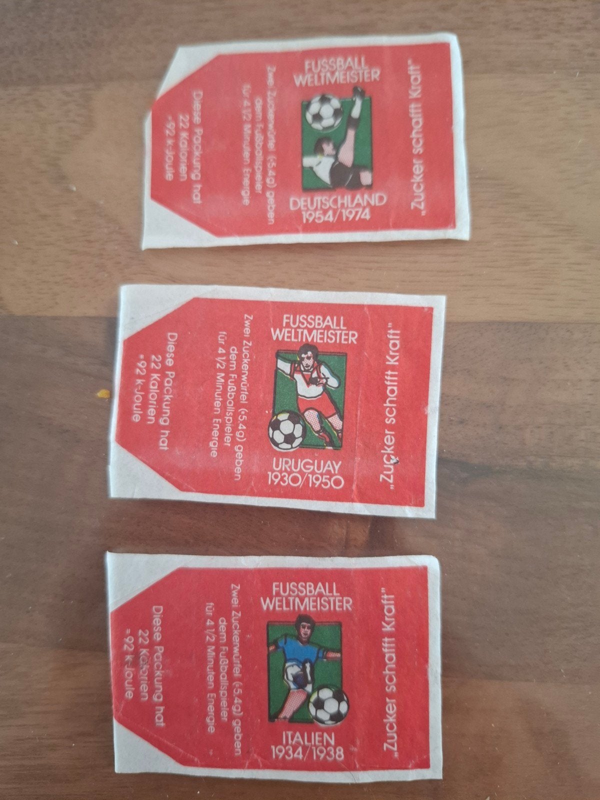 3 Vintage WK Voetbal Labels (1974) – Thema: Wereldkampioenen, Ophalen of Verzenden