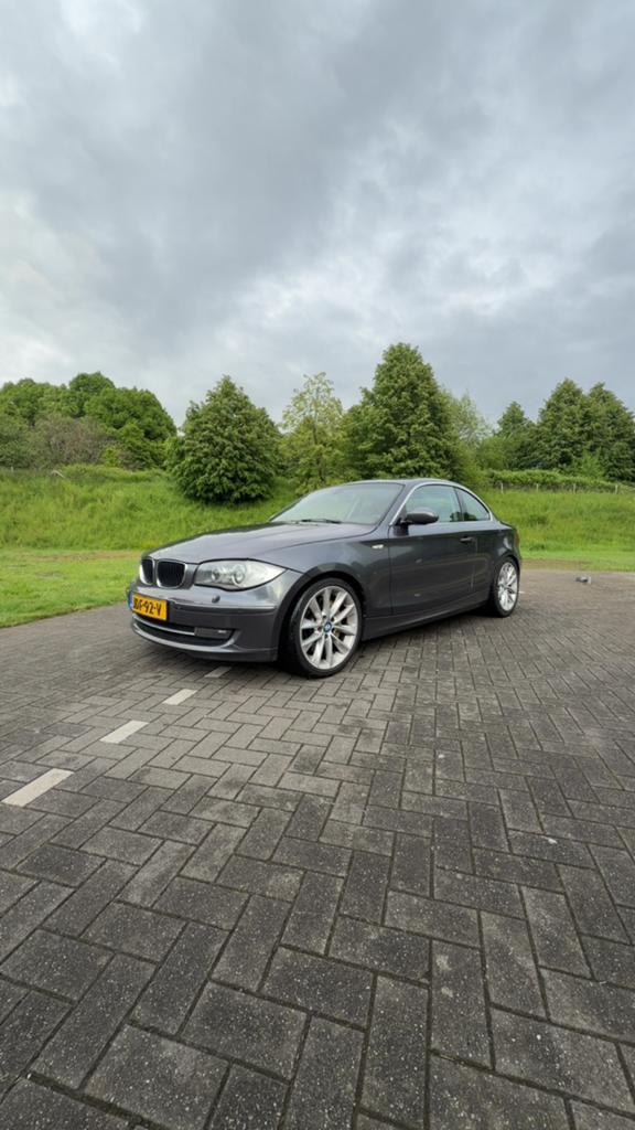 BMW 1-Serie 2.0 123D 3DR 2008 Grijs, 1-Serie, Achterwielaandrijving, 1995 cc, 4 cilinders
