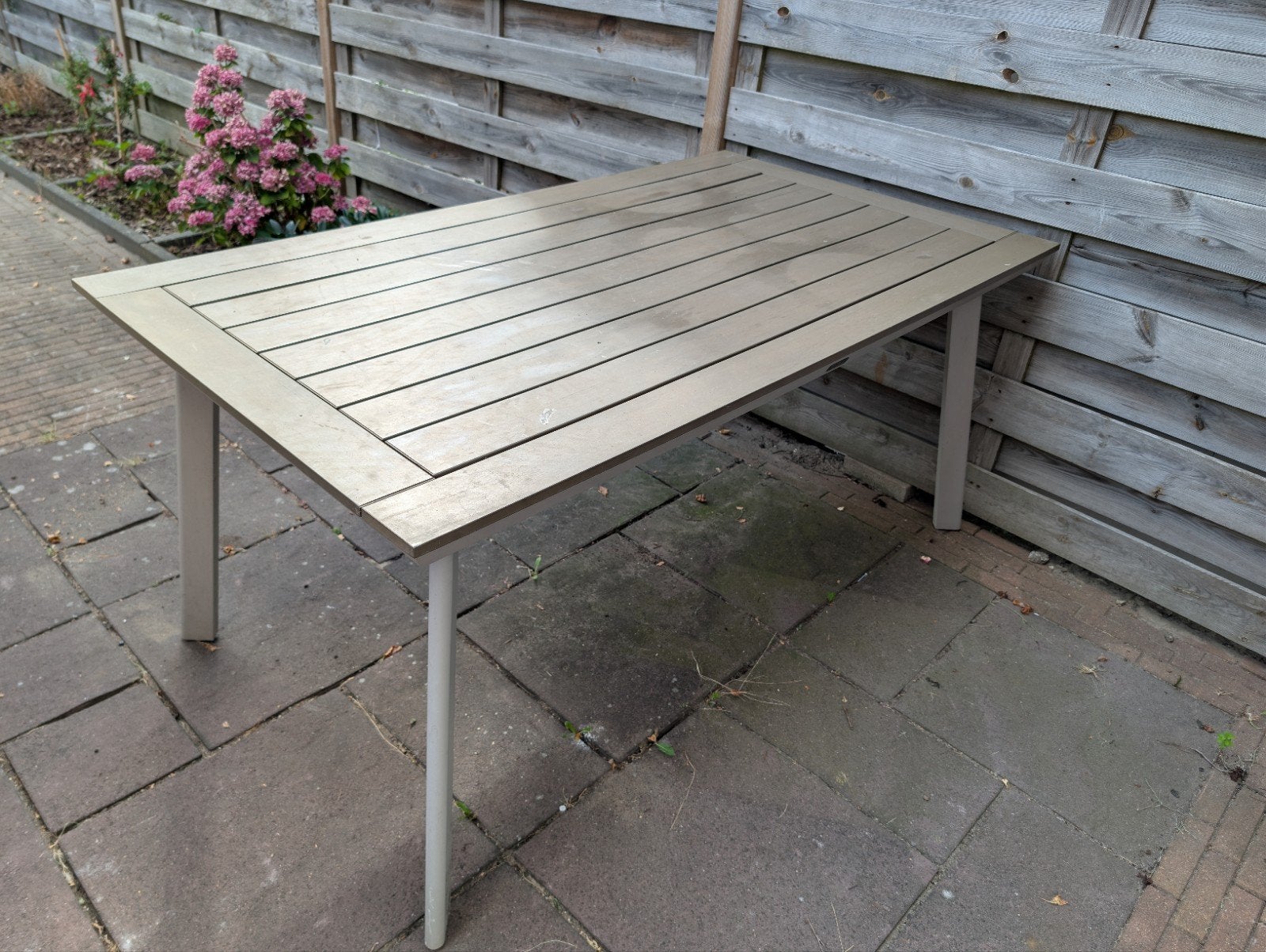 Moderne tuintafel met aluminium frame, Ophalen