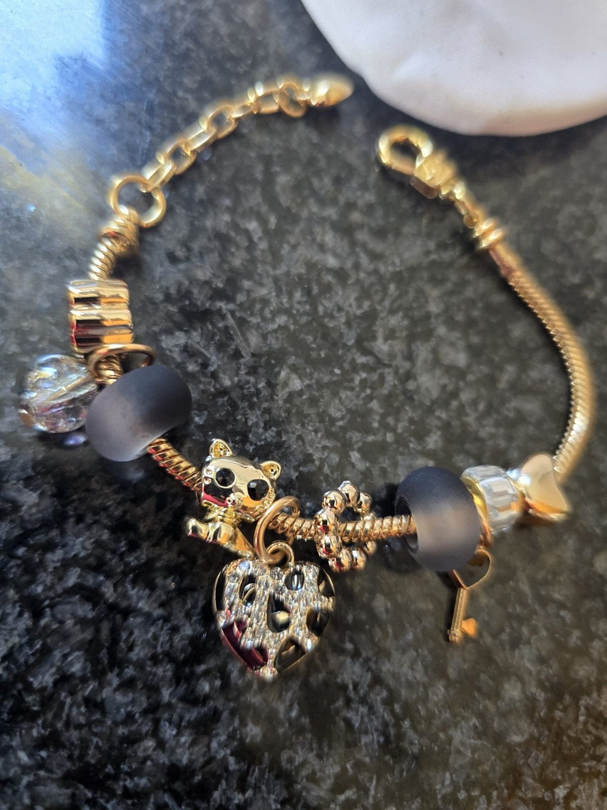 Pandora armband met bedels, Sieraden, Tassen en Uiterlijk, Armbanden, Nieuw, Ophalen of Verzenden, Met bedels of kralen, Goud