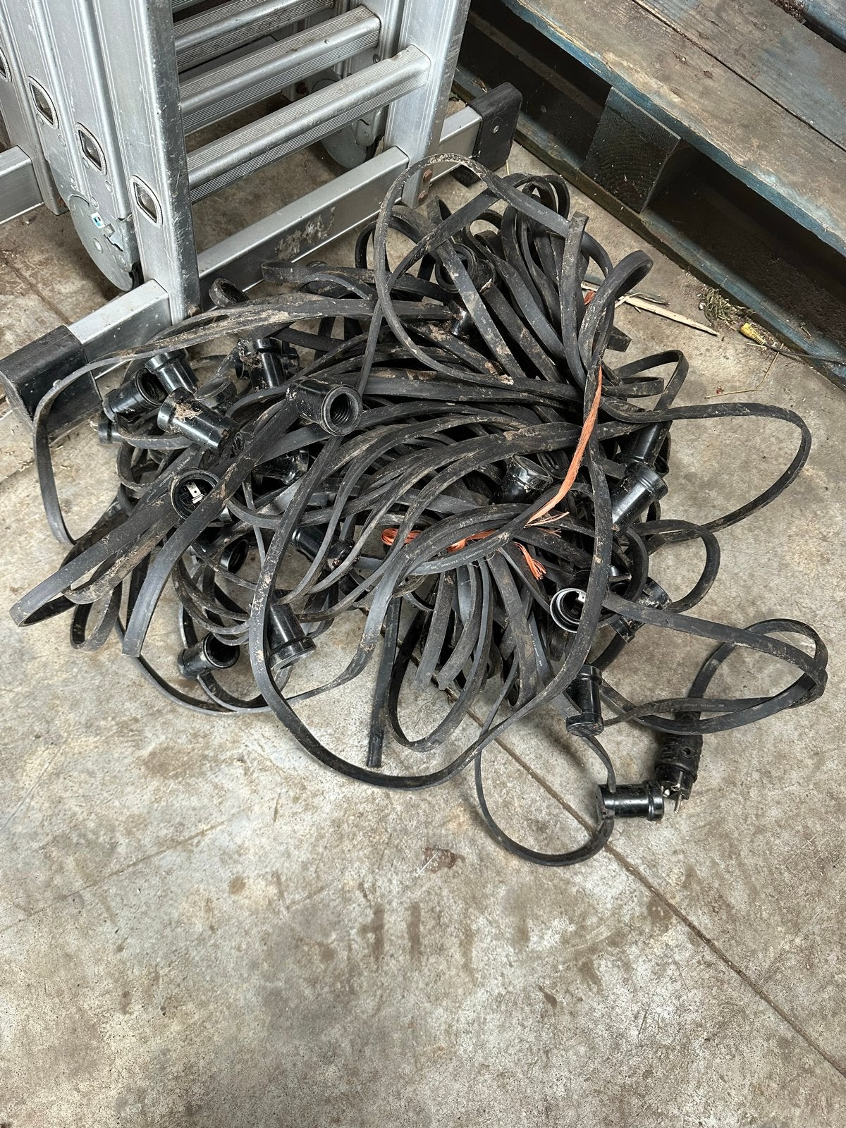 2 Zwarte lichtslinger met fittingen, diverse lengtes, Ophalen, Kunststof, Gebruikt, Minder dan 50 watt