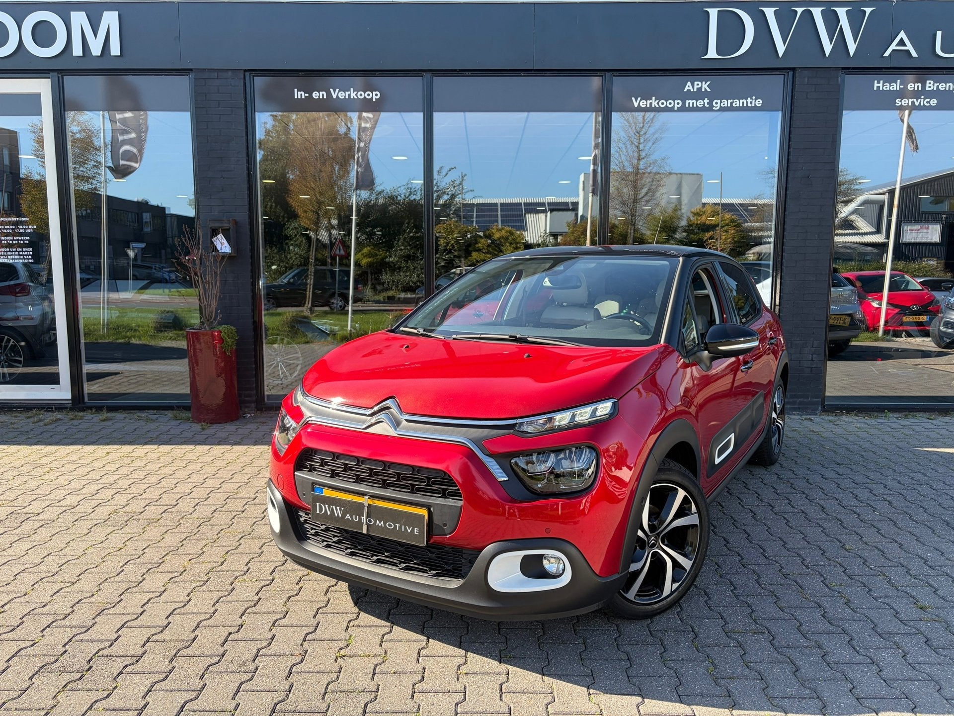 Citroen C3 1.2 PureTech Shine Automaat, Auto's, Gebruikt, 1199 cc, 450 kg, 49 €/maand