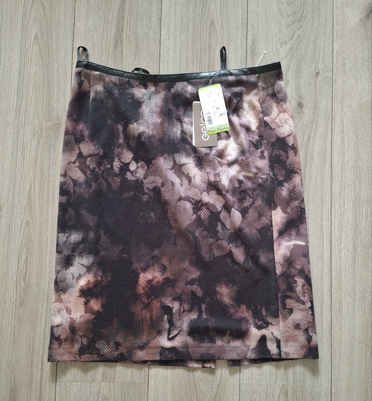 Gelco rok taupe zwart bloemenprint maat 44 nieuw, Gelco, Zwart, Maat 42/44 (L), Nieuw