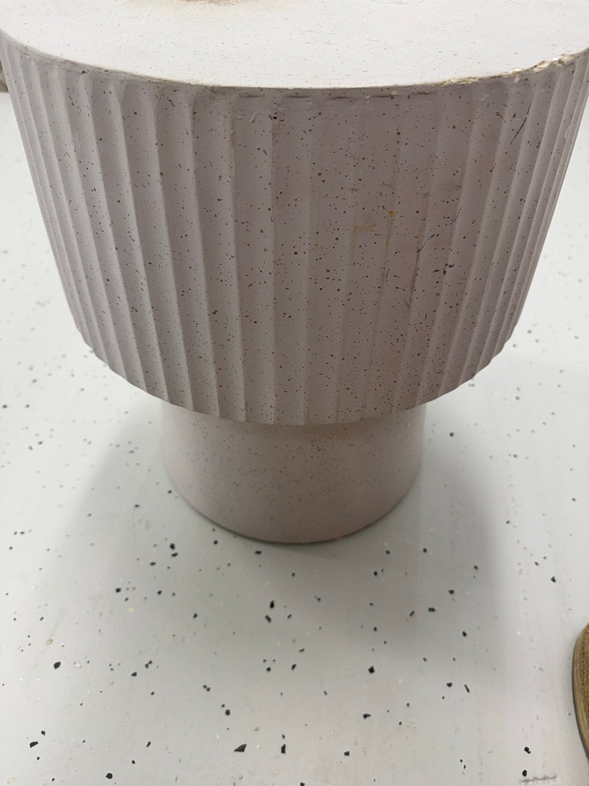 Stijlvolle bijzettafel/plantenstandaard, roze/grijs, Ophalen, Roze, Zo goed als nieuw, Modern