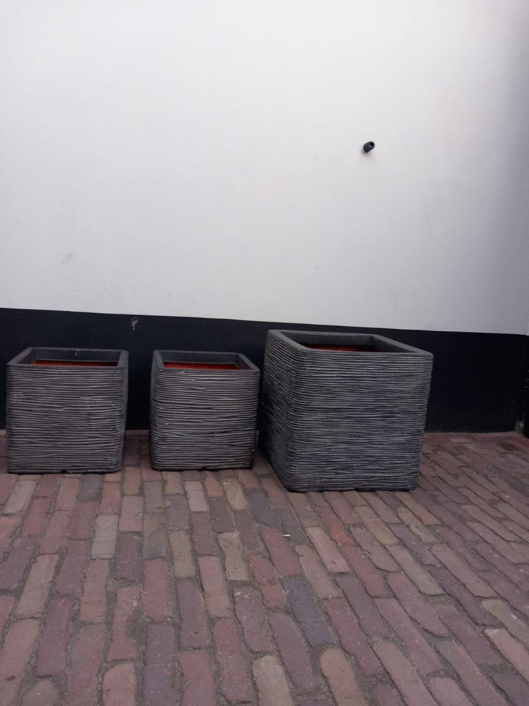 3 capi bloempotten, Tuin en Terras, Ophalen, Rond, Kunststof, Minder dan 30 cm