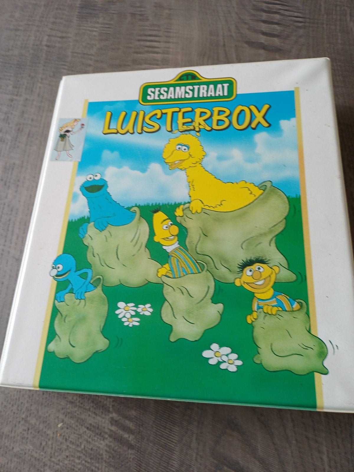 Cassettebox met Sesamstraat en David de Kabouter bandjes, Cd's en Dvd's, Ophalen of Verzenden
