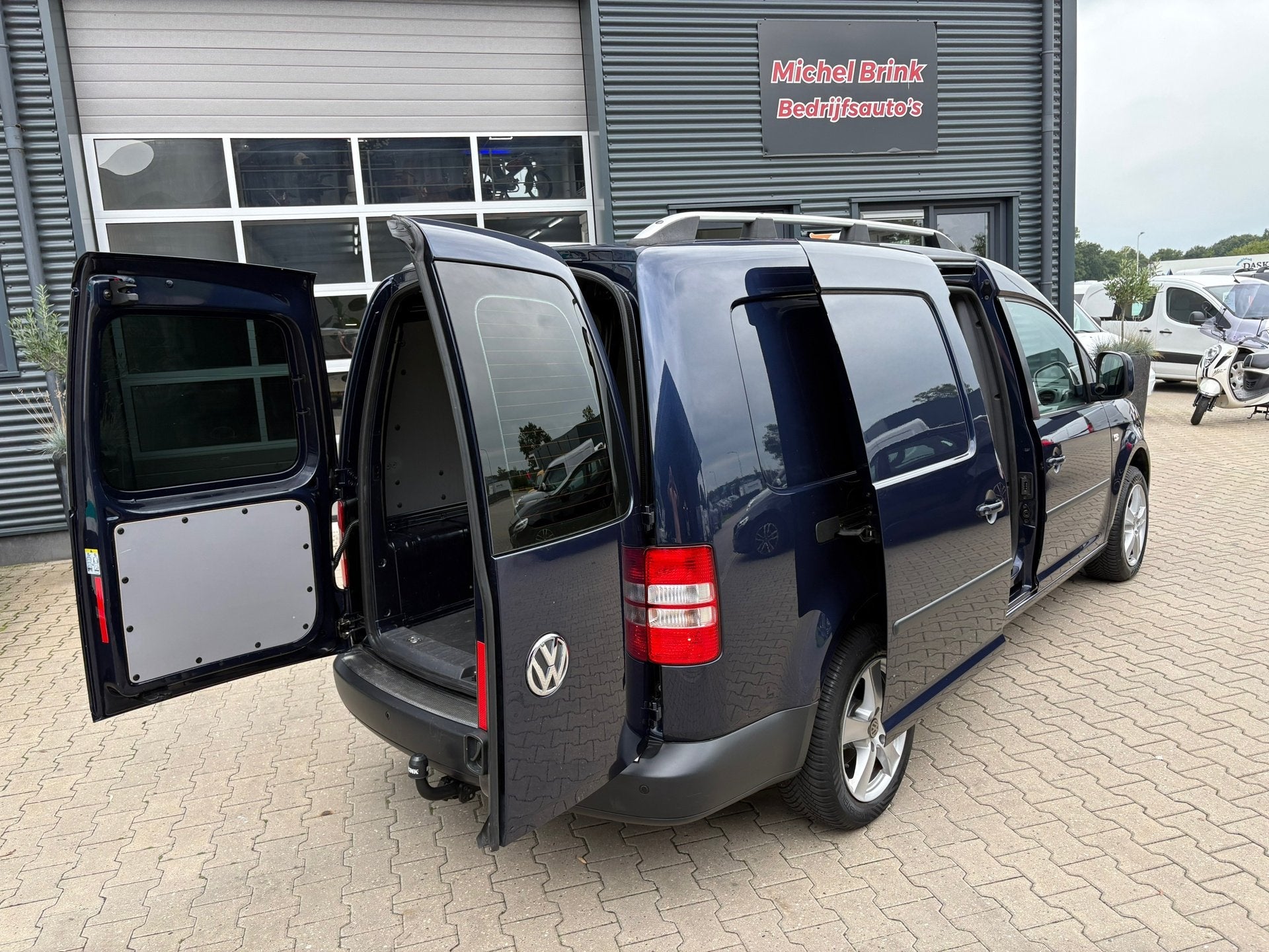 Volkswagen Caddy 2.0 TDI 140 Pk Maxi Navigatie, Voorwielaandrijving, Stof, Gebruikt, Beige