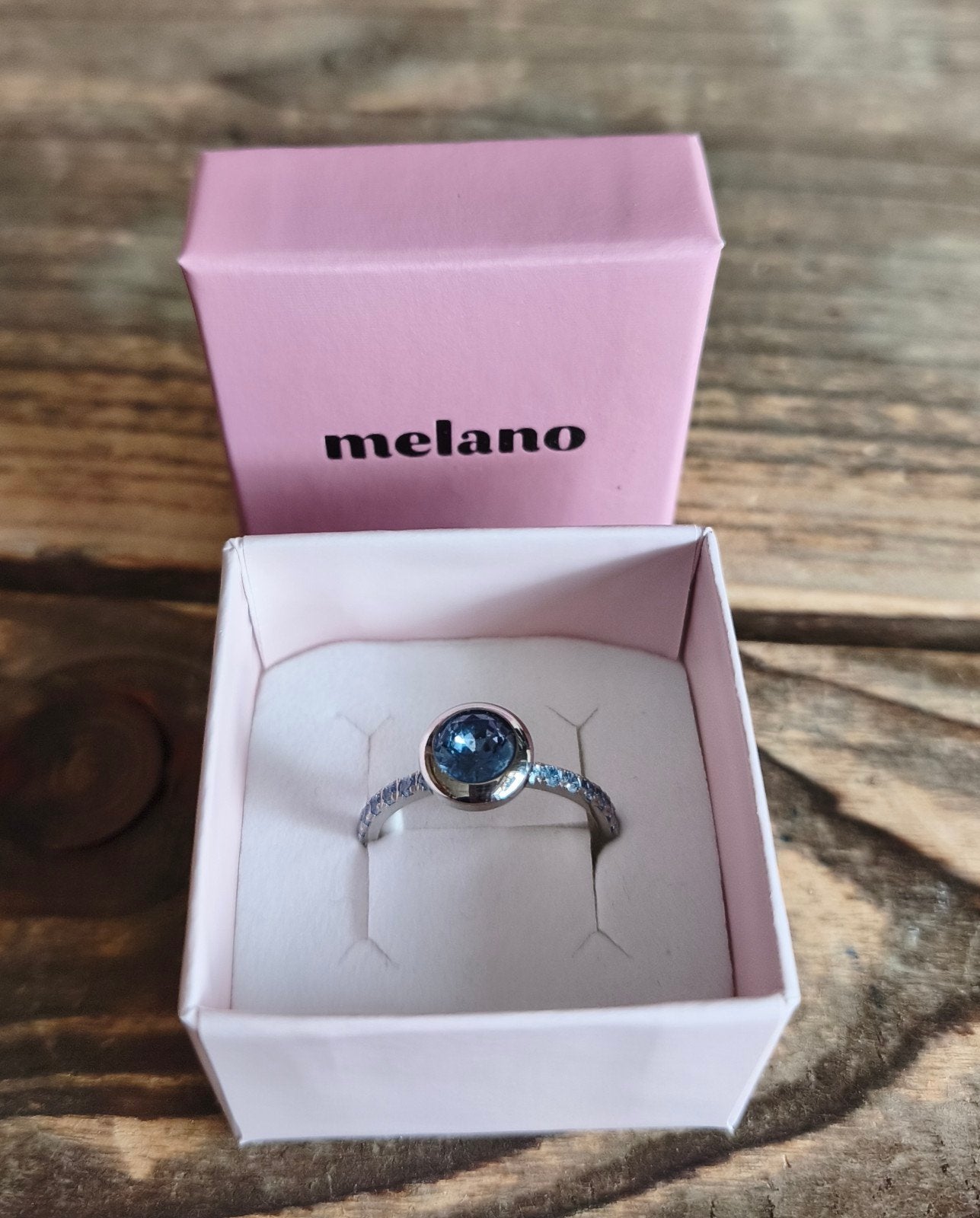 Melano vivid ring met blauwe steen - Maat 64, Met kristal, 20 of groter, Nieuw, Ophalen of Verzenden