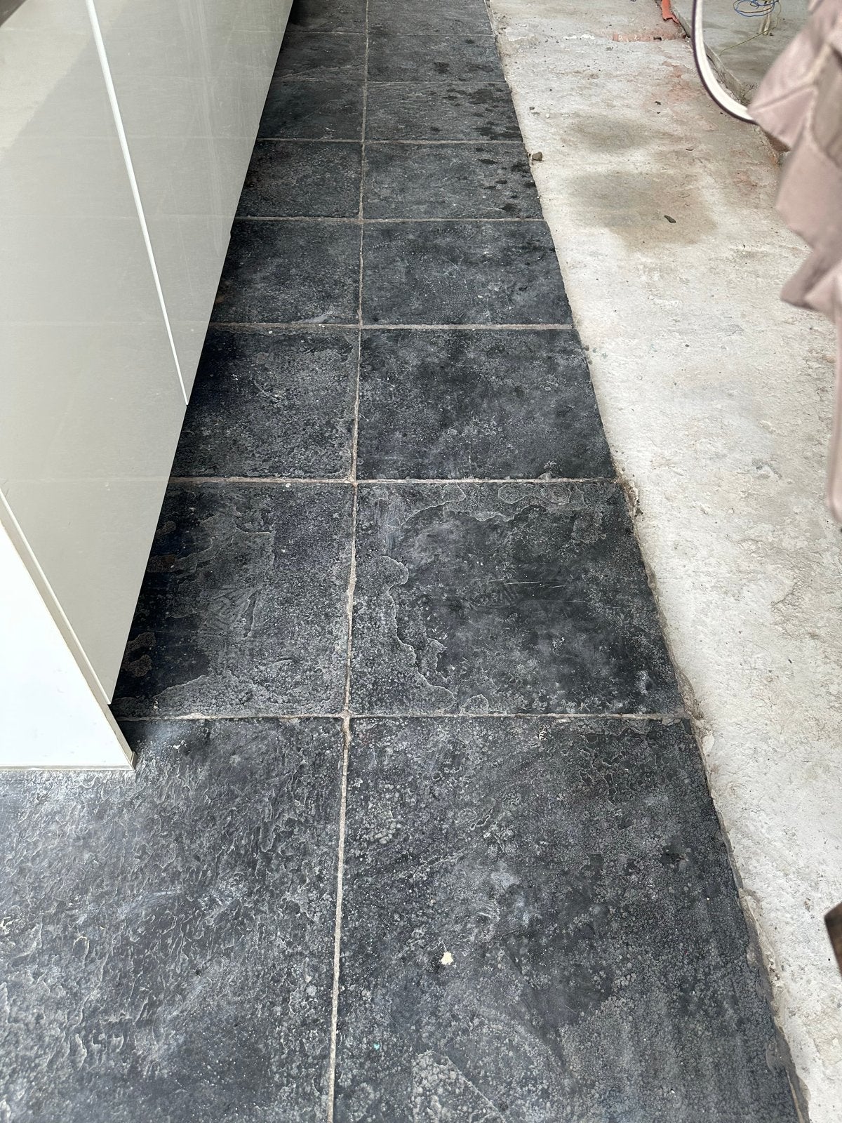 Antieke Noir de Mazy tegels 50x50cm uit St. Jan Roosendaal, Ophalen, 40 tot 60 cm, Gebruikt, Hardsteen
