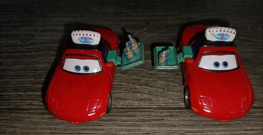 🚙metalen cars auto 's: tia en mia als serveester🚙, Verzenden, Zo goed als nieuw