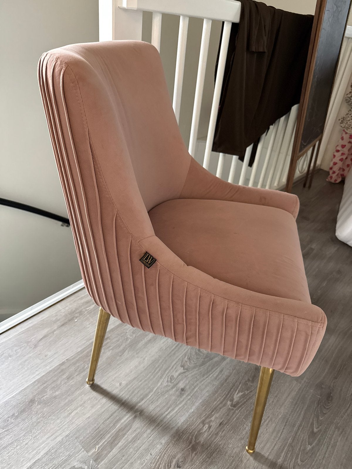 Roze fluwelen stoel met gouden poten, Ophalen, Overige kleuren, Zo goed als nieuw, Eén