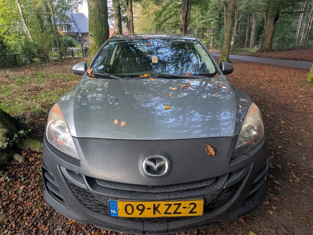 Mazda 3 2.0 Disi Sedan 2010 Grijs, Auto's, Voorwielaandrijving, 4 cilinders, Handgeschakeld, Particulier