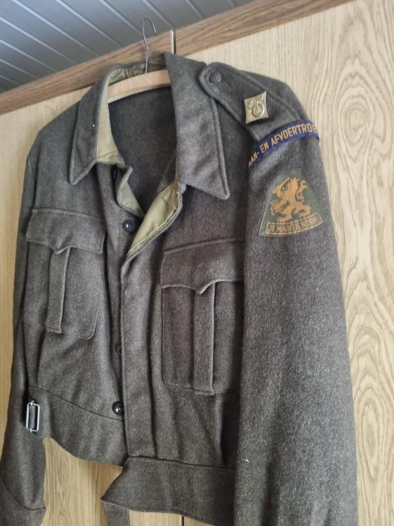 Oude, authentieke legerjassen, Verzamelen, Militaria | Algemeen, Ophalen, Landmacht, Nederland, Kleding of Schoenen