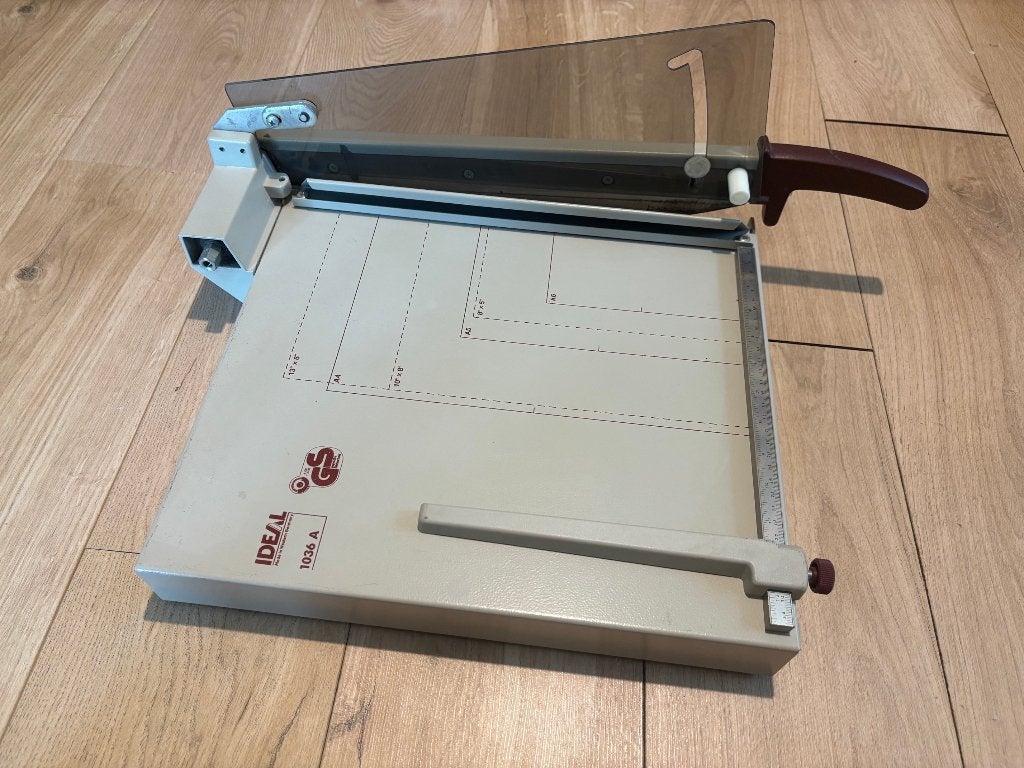 Guillotine papiersnijder/snijapparaat, Gebruikt, Gereedschap of Toebehoren, Beige, Metaal