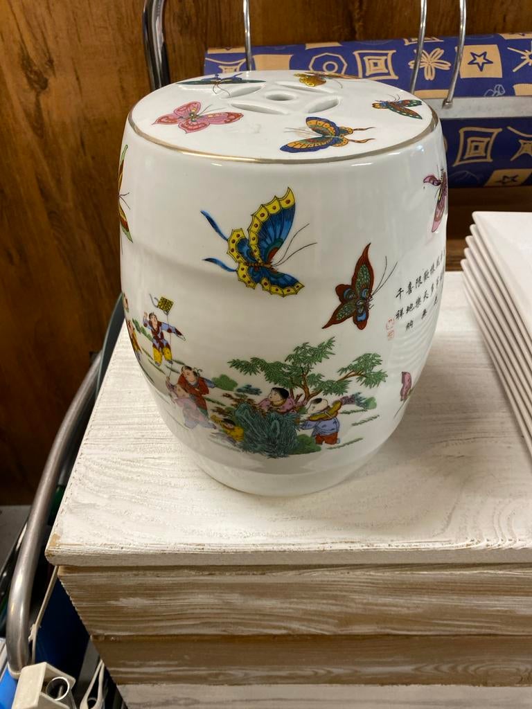 Chinees tafeltje met vlinderdecoratie - 27 cm hoog, Ophalen of Verzenden
