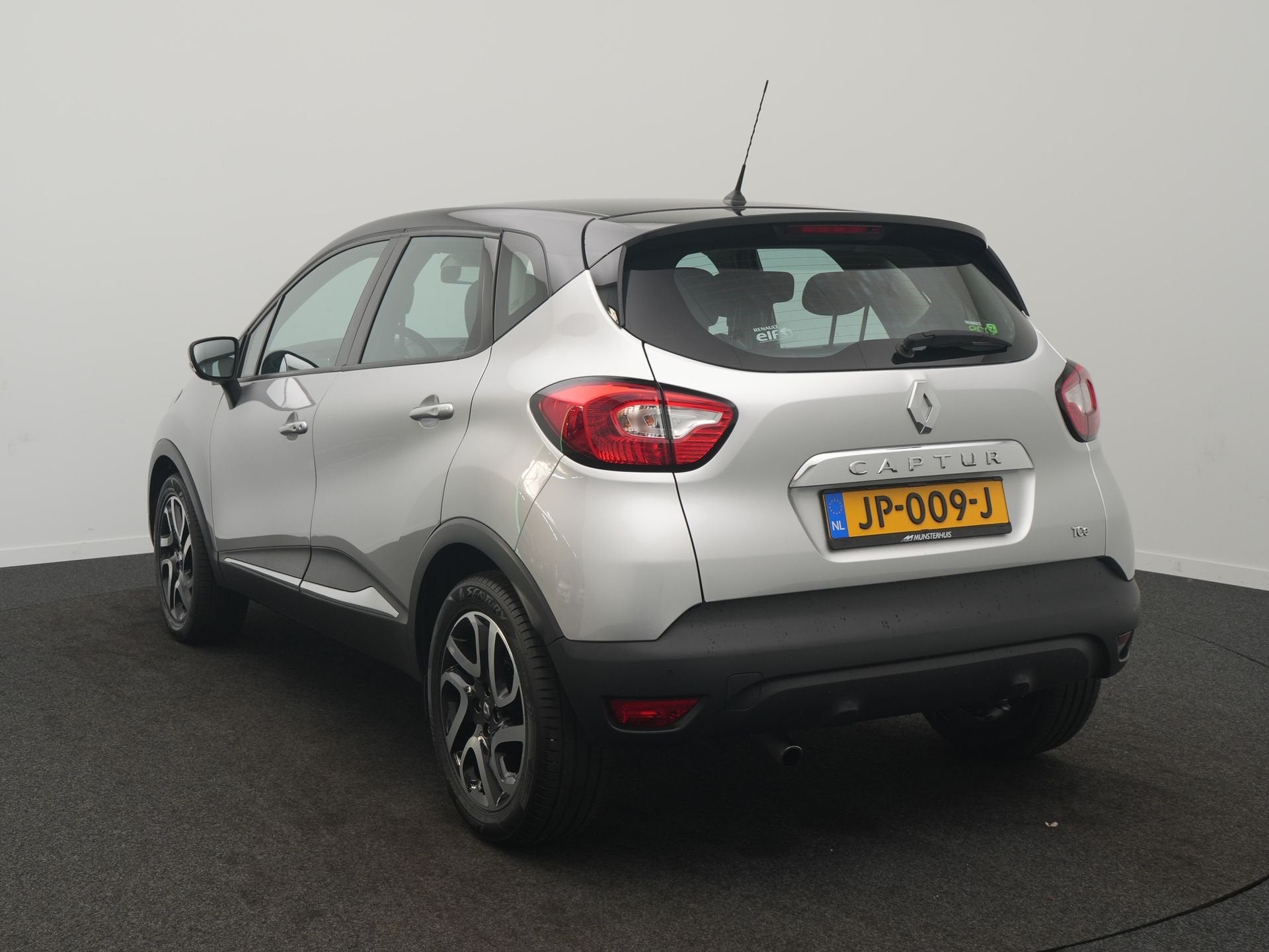 Renault Captur TCe 90 Dynamique - RIJKLAARPRIJS - 17 inch ve, Voorwielaandrijving, Gebruikt, 49 €/maand, Handgeschakeld