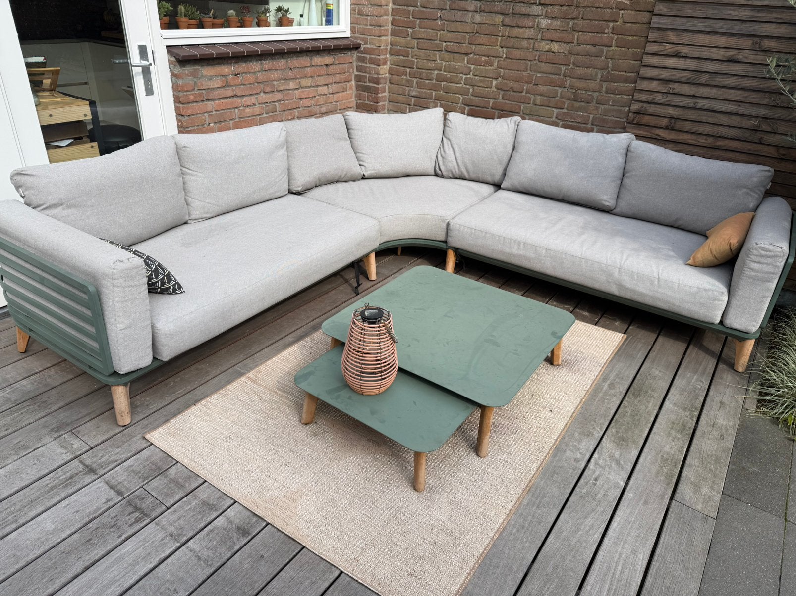 Loungebank met twee tafeltjes, Ophalen, Gebruikt, 6 zitplaatsen, Bank