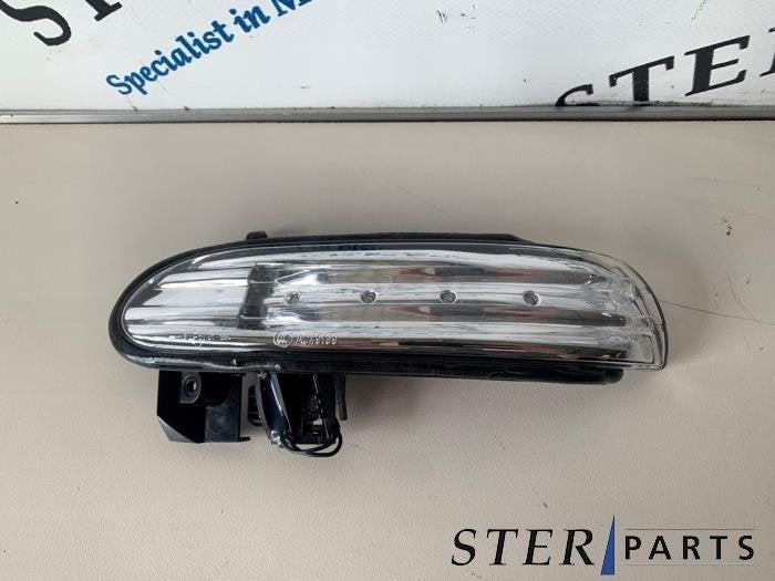 Knipperlicht spiegel links van een Mercedes SLK, 12 maanden garantie, -, Nieuw, Ophalen of Verzenden