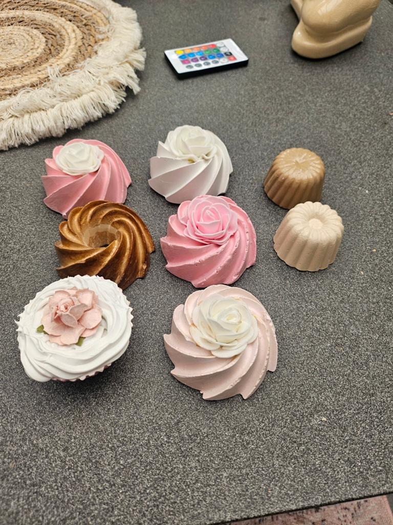 Siertaartjes en 2 bonbons, Ophalen of Verzenden