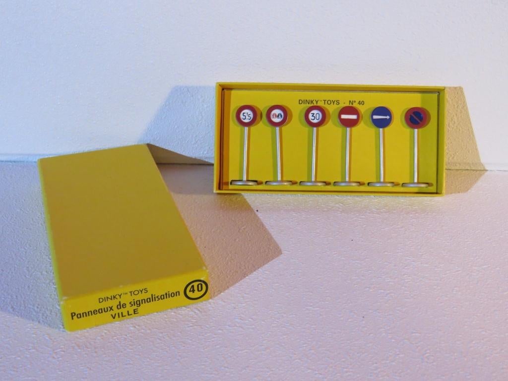 Dinky Toys 40 set verkeersborden Atlas, Ophalen of Verzenden, Zo goed als nieuw, Auto, Dinky Toys