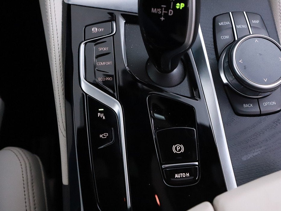 Foto 39 van BMW 5 Serie Touring 520i High Executive | Pano | Leder | 04-
