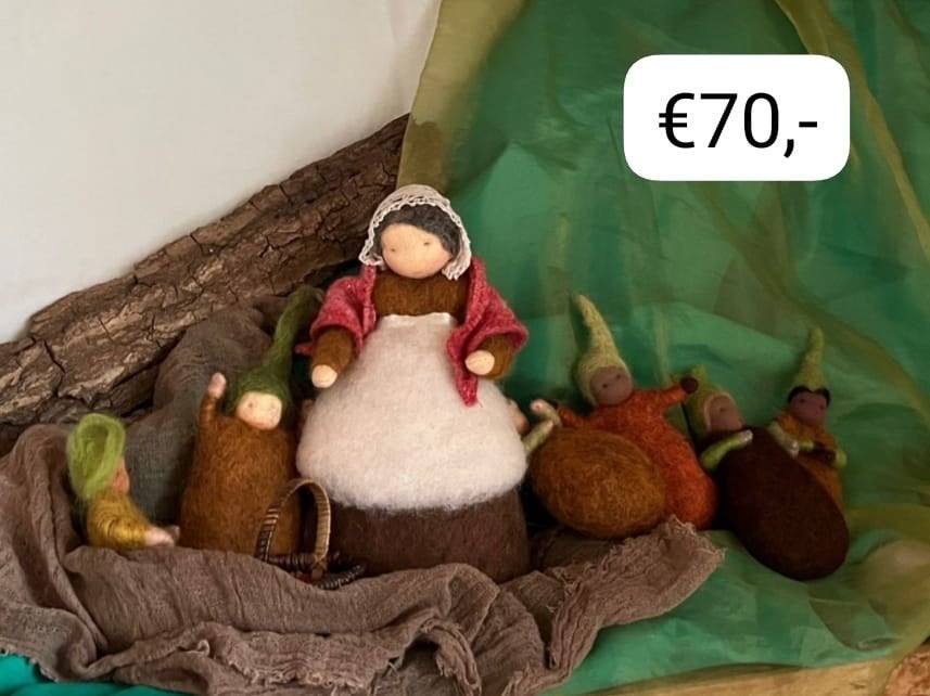 Moeder Aarde en Wortelkindertjes Seizoenstafel Figuren, Ophalen of Verzenden, Gebruikt