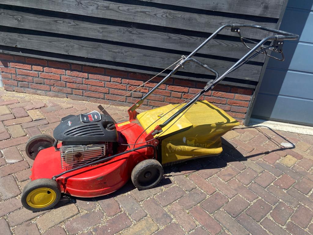 Goedwerkende grasmaaier benzine wolfgarten briggs & stratton, Tuin en Terras, Grasmaaiers, Ophalen of Verzenden, Zo goed als nieuw
