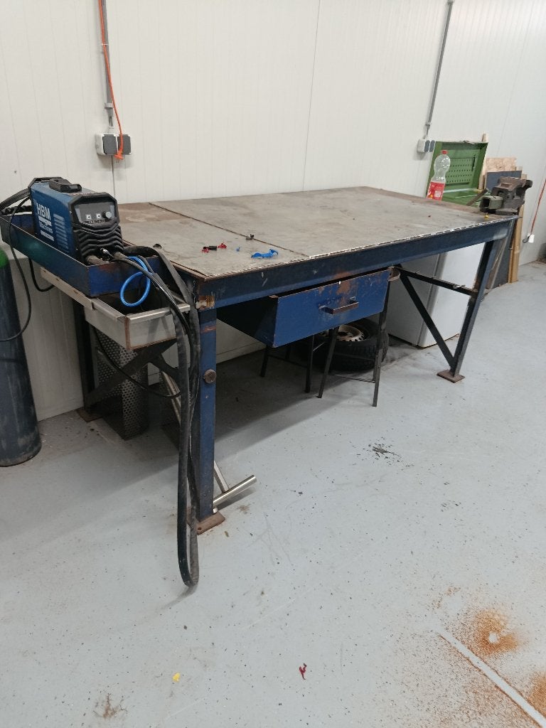 Werkbank/lastafel, Ophalen, Gebruikt, 170 cm of meer, Bankschroef
